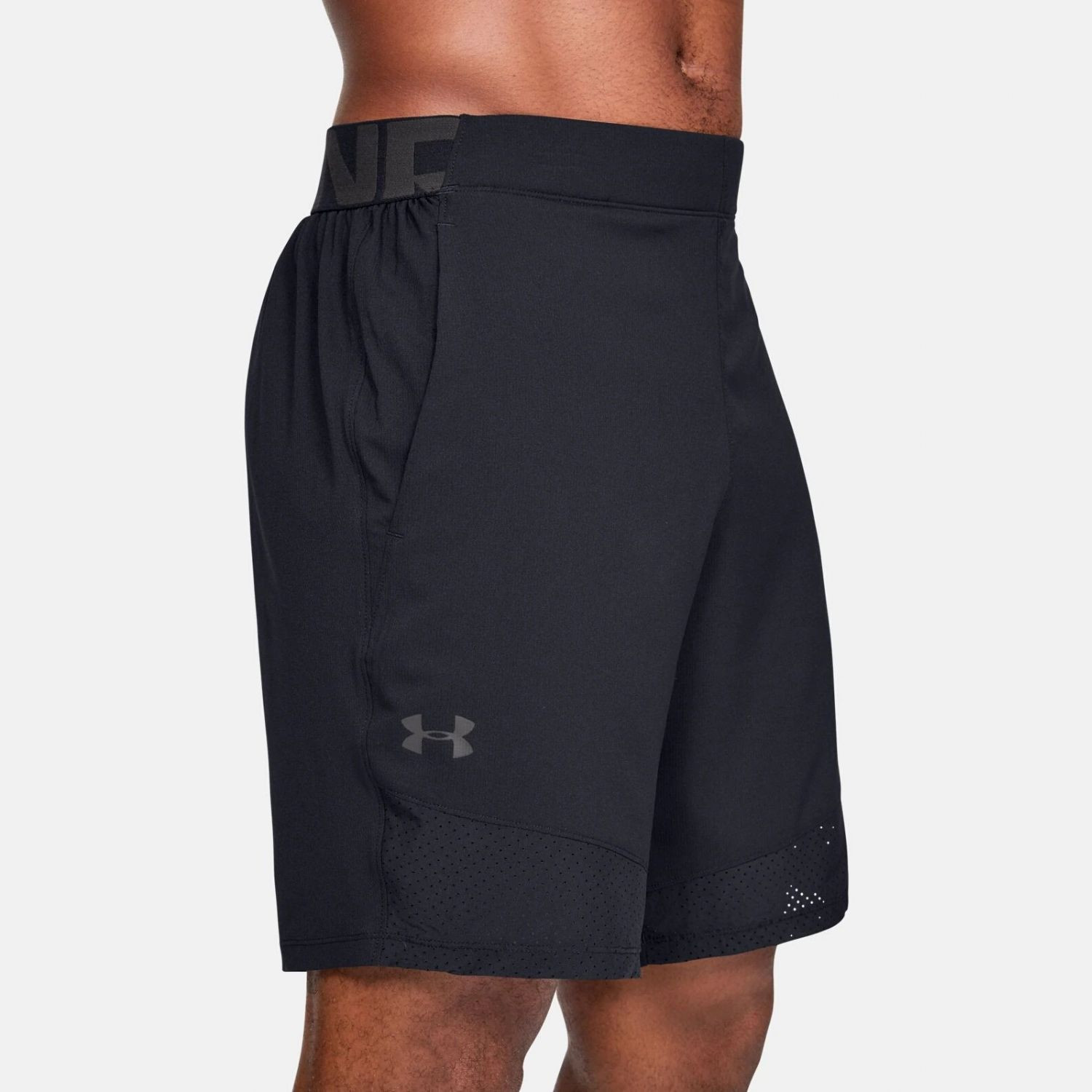 Šortky UNDER ARMOUR Vanish Woven Shorts Black - Kraťasy & Šortky - 1