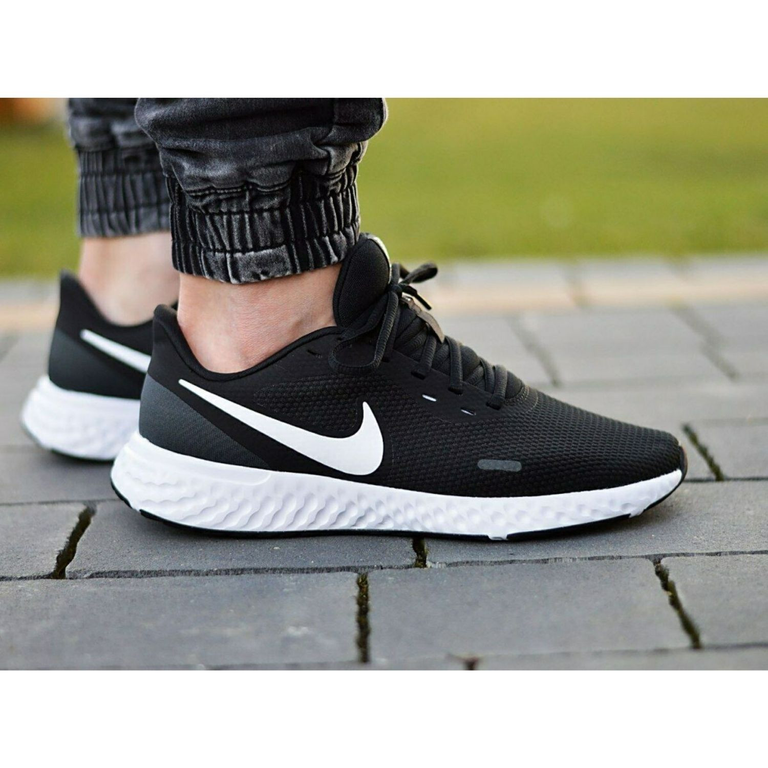 Tenisky NIKE Revolution 5 Black/White - Športová obuv - 1