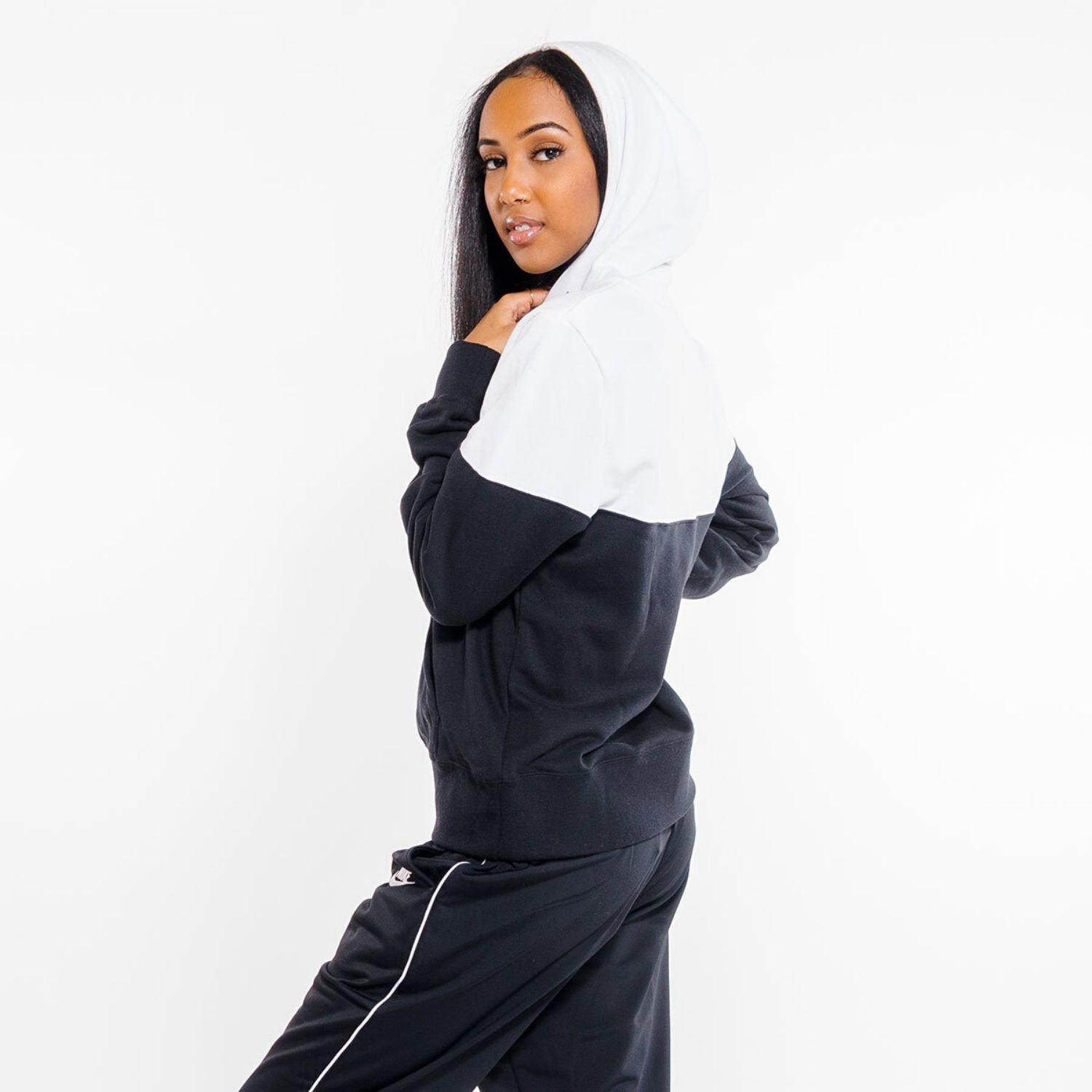Mikina NIKE Sportswear Heritage Fleece Black/White - Mikiny s kapucňou - 3